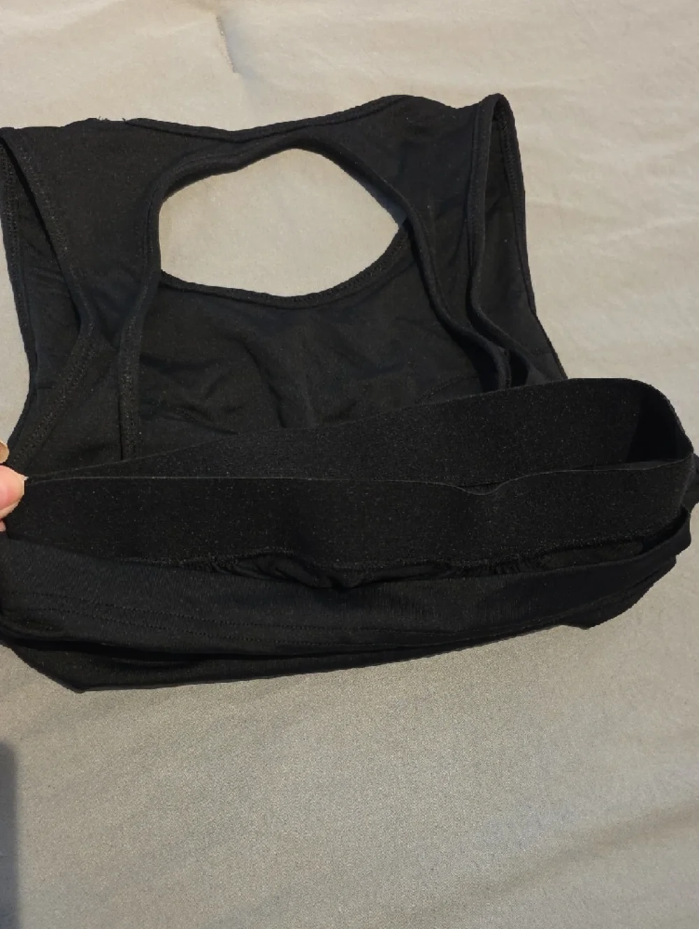 ALO  Black Racerback Crop Sports Bra Tank